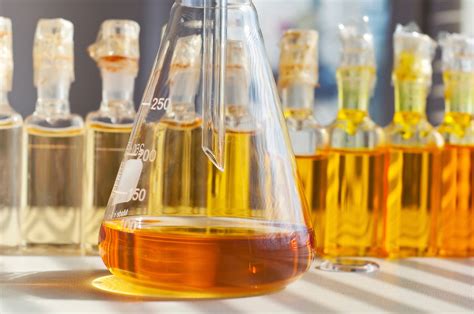 laboratory lubrication analysis|The M&E Guide to lubricant analysis .